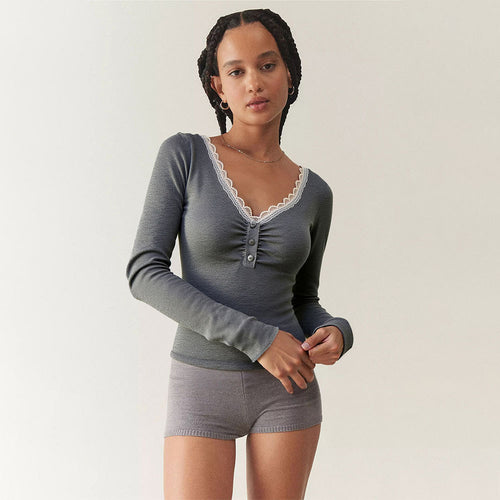 Chemise à manches longues pour femmes avec dentelle et patte de boutons Chic & Stil