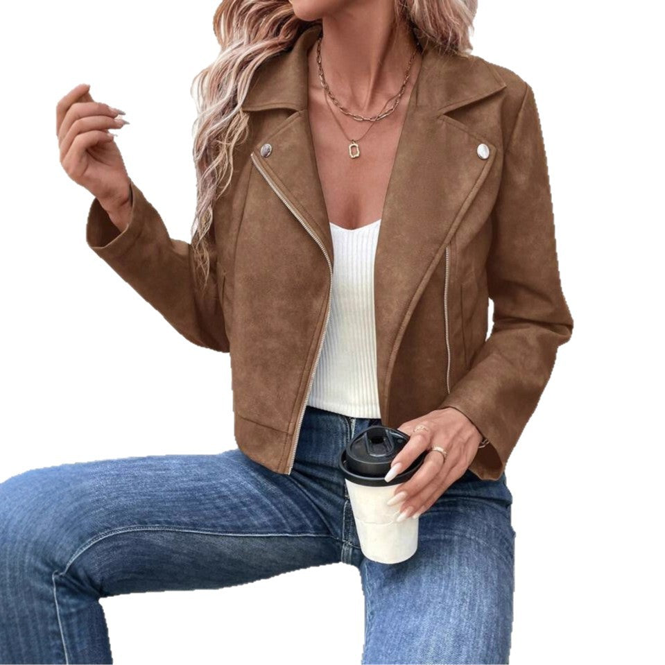 Veste de biker en simili cuir décontractée pour femmes avec une coupe moderne et des accents élégants Chic & Stil
