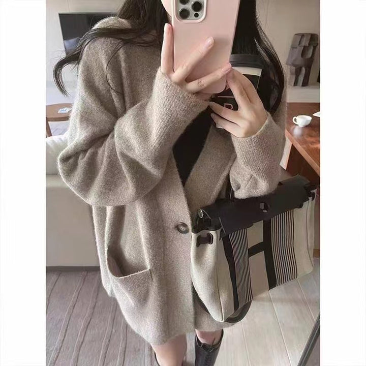 Cardigan femme confortable avec grandes poches et fermeture à boutons continue Chic & Stil