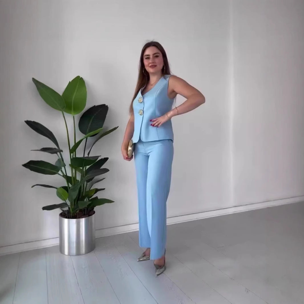 Ladies elegant set consisting of a sleeveless top and palazzo pants Lune London