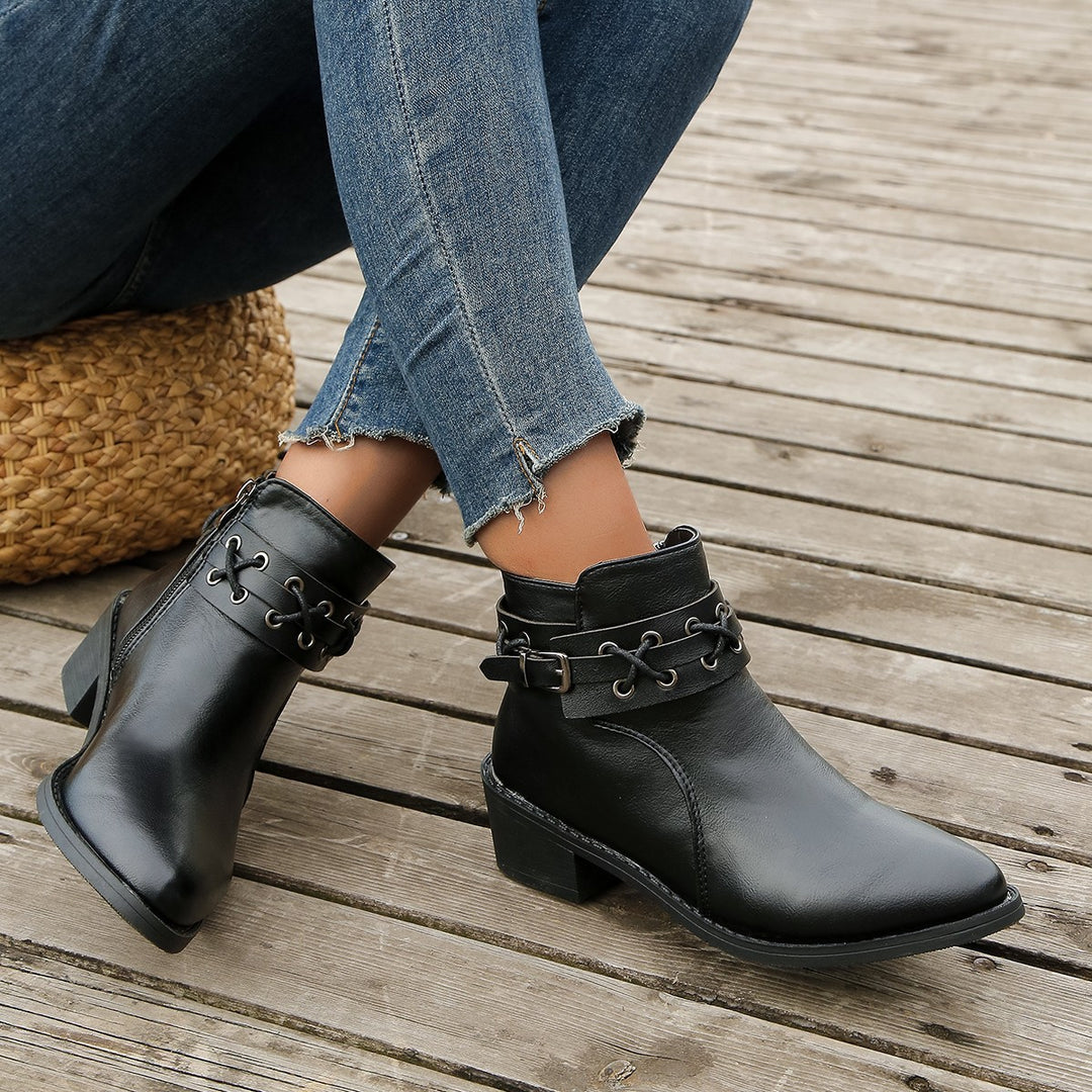 Women’s boots with trendy lace detail Lune London