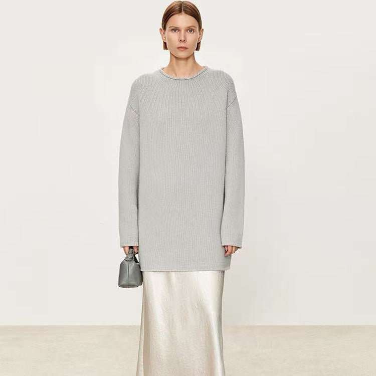 Comfortable knitted sweater for women with a loose fit and round neck Lune London