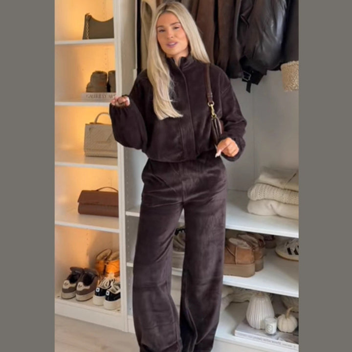 Women's Velvet Relax Set with Zipper Jacket, Stand-up Collar & High-Waist Wide-Leg Pants Amarae