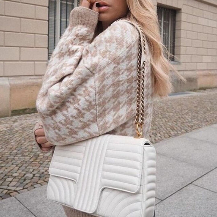 Chunky knit sweater for women with a trendy houndstooth pattern Lune London