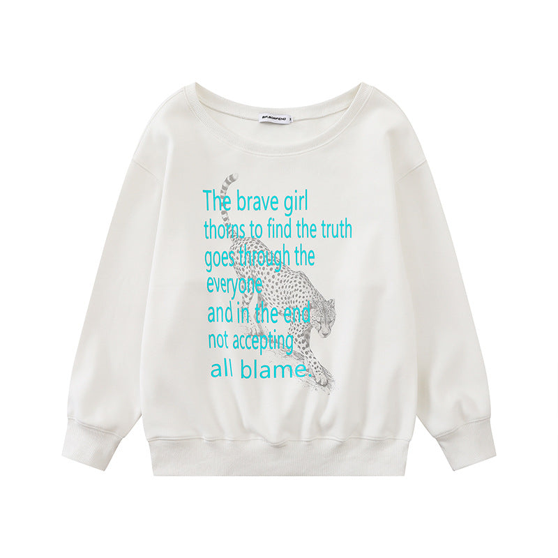 Women's oversized sweatshirt with round neck, typographic statement, and leopard illustration Amarae