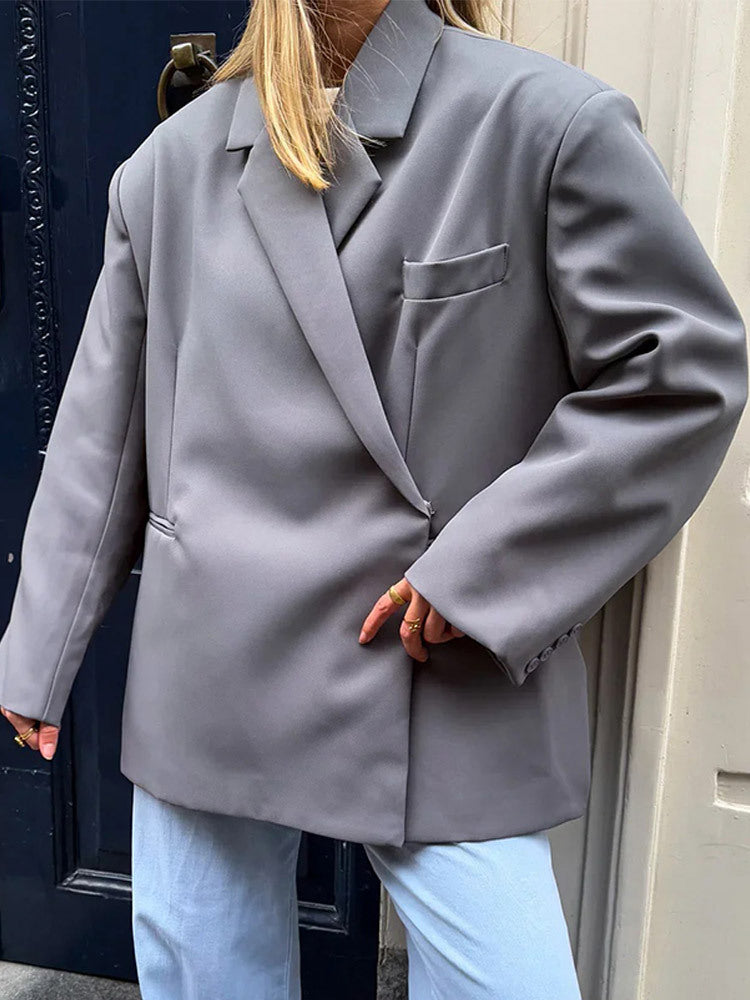 Women's oversized blazer with boxy silhouette, concealed closure and flap pockets Amarae