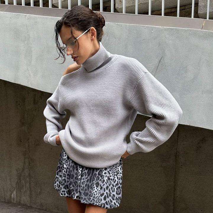 Trendy turtleneck sweater for women with a relaxed fit Lune London