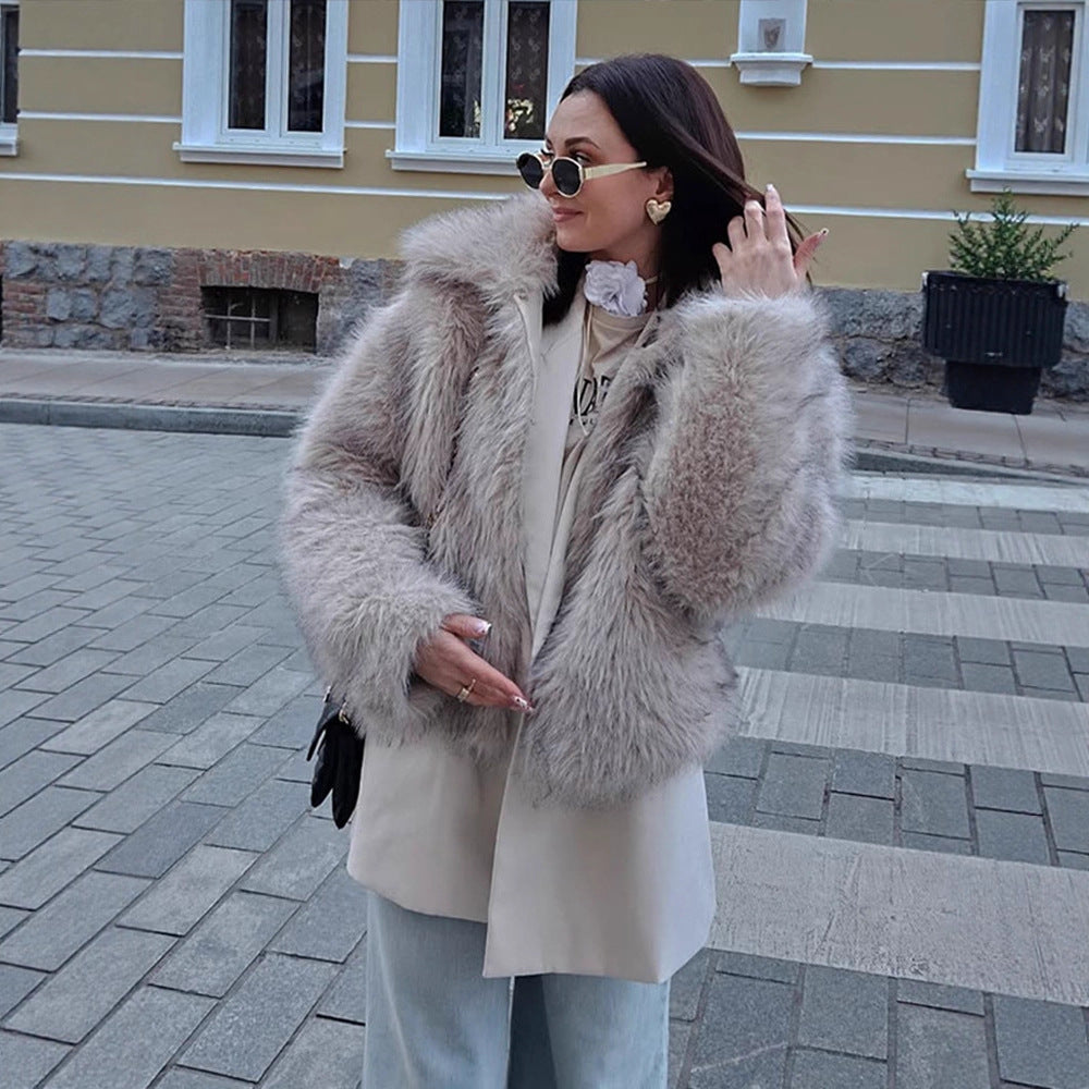 Women Short Boxy Jacket made of high-pile faux fur with high shawl collar Amarae