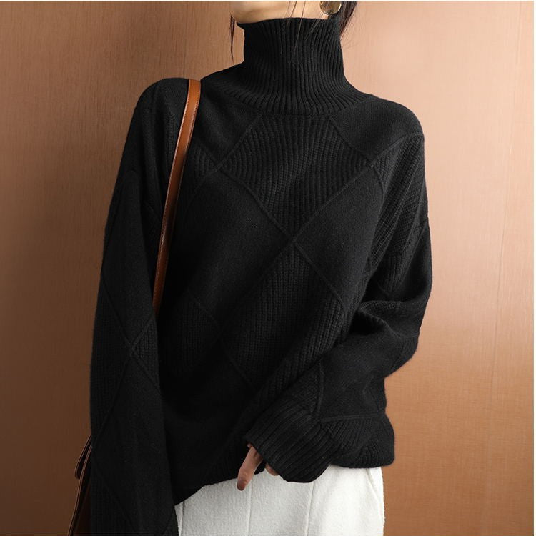 Trendy women's turtleneck sweater with a structured look Lune London
