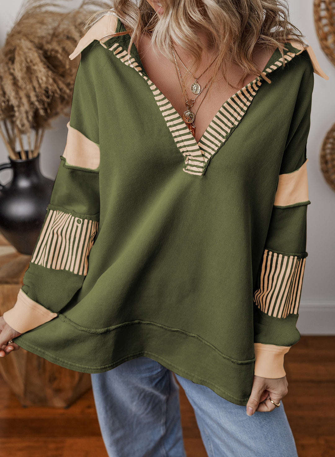 Women’s oversized sweatshirt with deep V-neck, striped inner collar and contrast sleeves Amarae