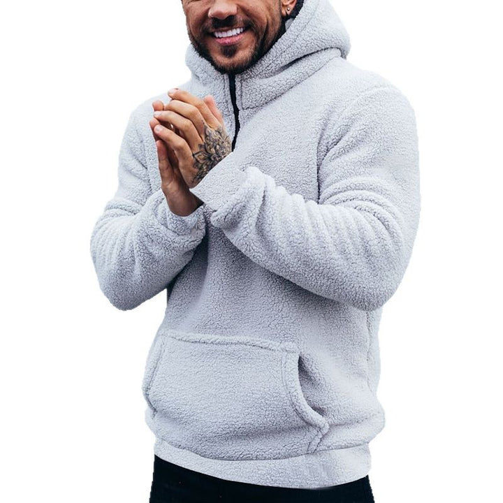 Men's cozy fleece sweatshirt with modern fit and practical pockets Lune London