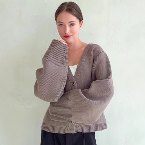 Ladies cardigan with wide sleeves and practical pockets Amarae