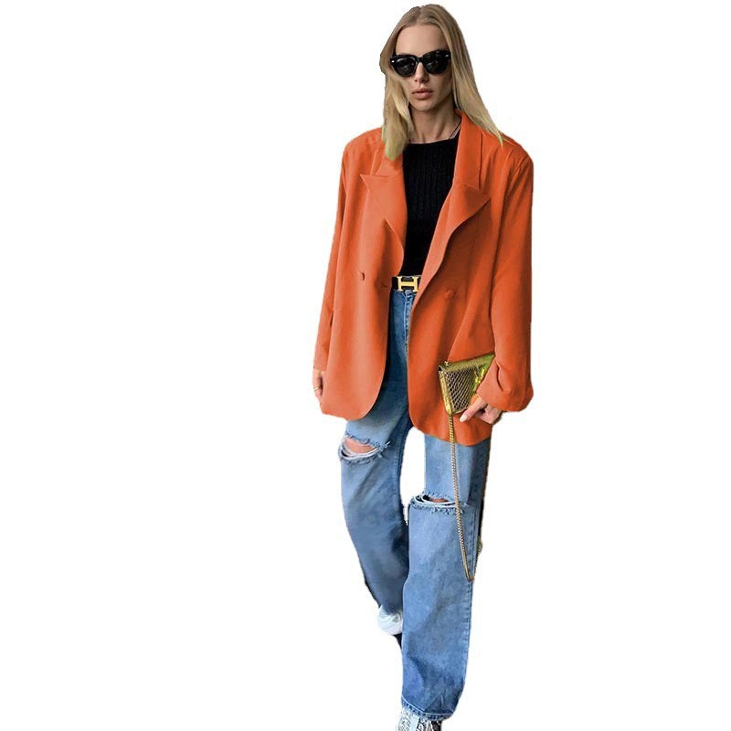 Casual oversized blazer for women with a modern cut and chic elegant details