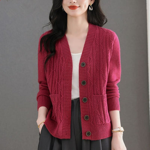 Cardigan pour femmes avec un motif à cables fins et poches pratiques Chic & Stil