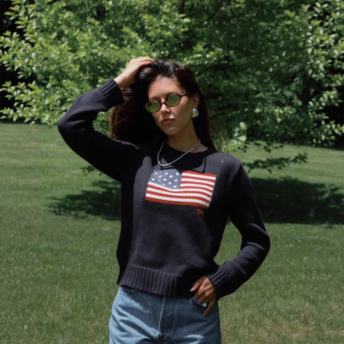 Fashionable women's sweater with USA flag application Amarae