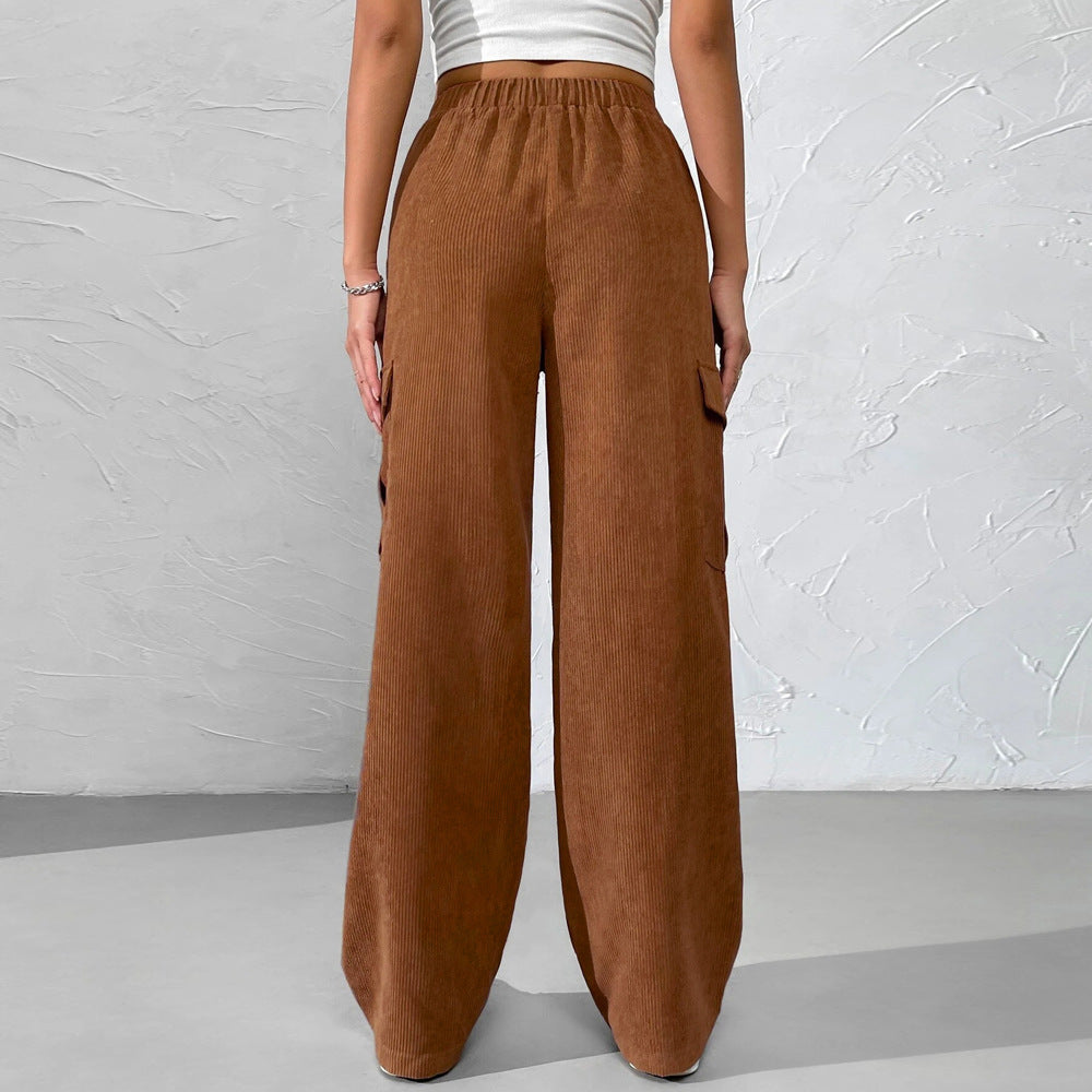 Chic & Stil Women's cargo pants in velvety material with an elastic waist and practical side pockets
