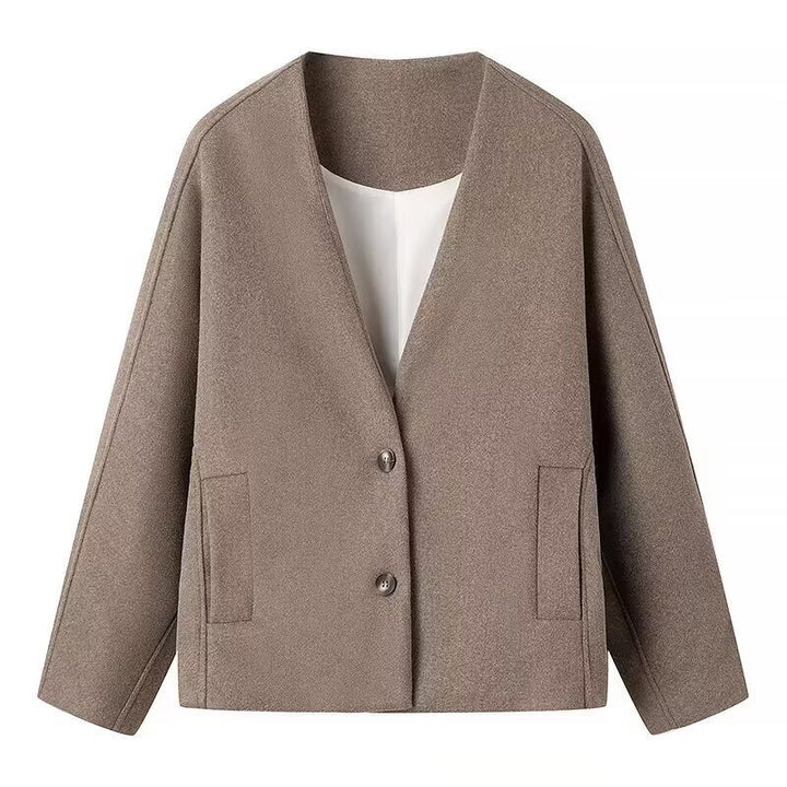 Ladies elegant oversized jacket with V-neck and high quality buttons Lune London