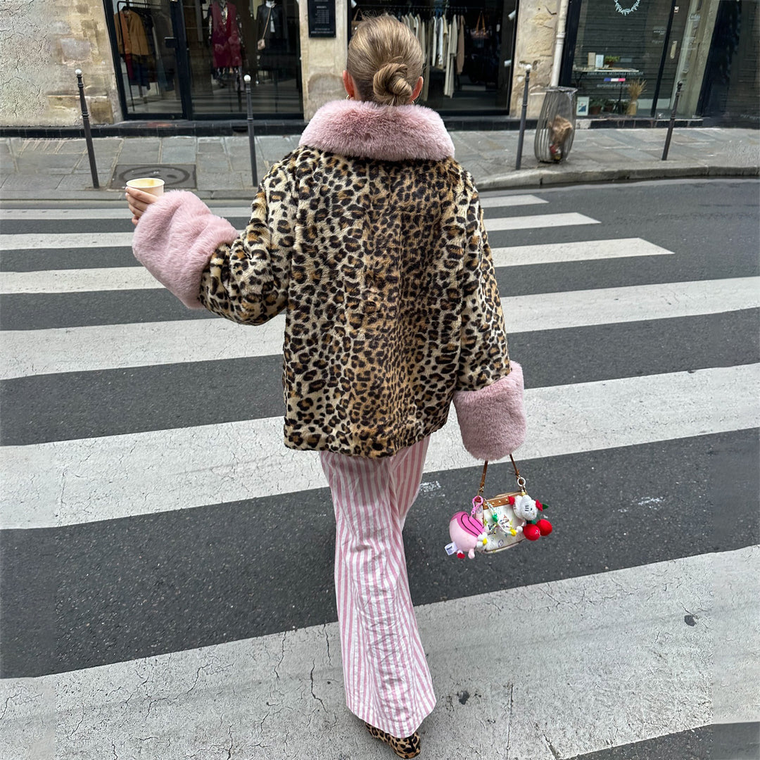 Faux fur jacket for women with a modern leopard print and a cozy collar Lune London