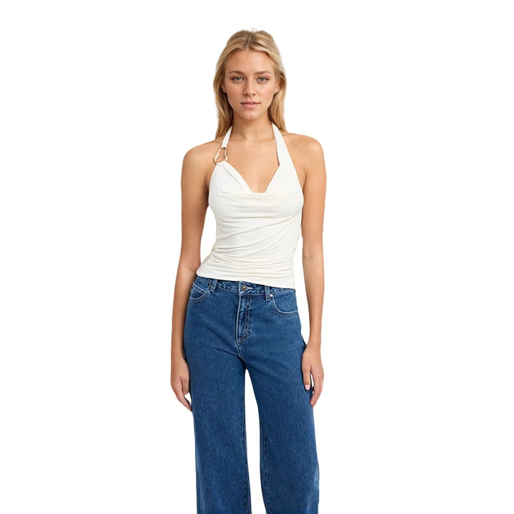 Haut à col halter pour femmes avec drapés élégants et détail de bague à la mode Chic & Stil