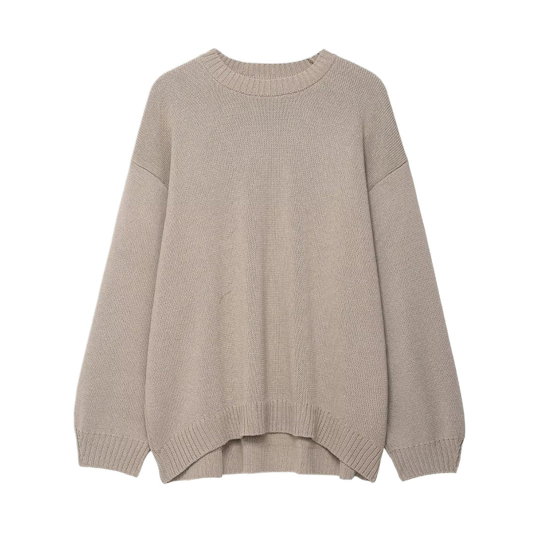 Trendy knit sweater for women with a relaxed fit and wide hem Lune London