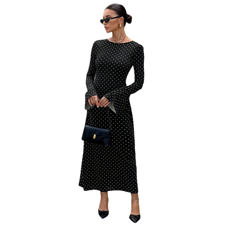Robe maxi femme avec un design à pois à la mode et des manches élégantes Chic & Stil