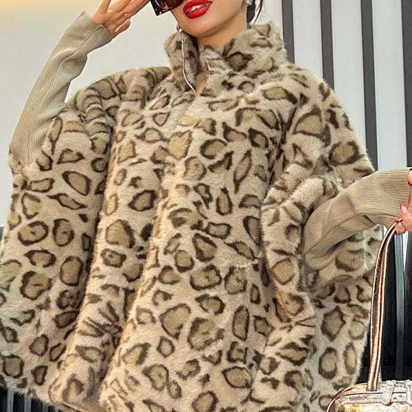 Ladies fleece plush poncho with leopard pattern Amarae