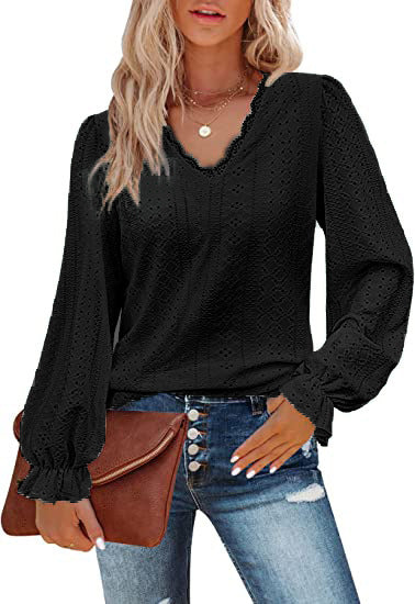 Women's blouse with romantic cut and detailed embroidery Lune London