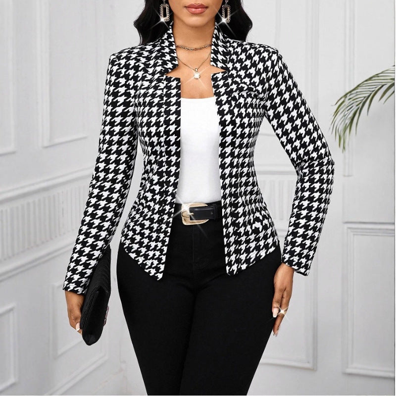 Trendy blazer jacket for women in houndstooth pattern Lune London