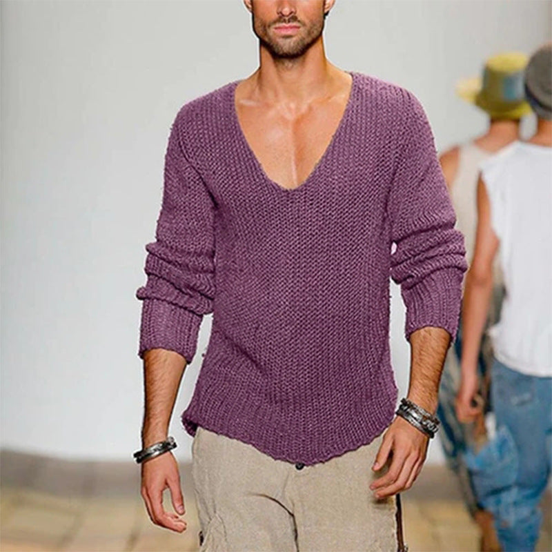 Lune London | Men's casual knit sweater with deep V-neck and comfortable fit