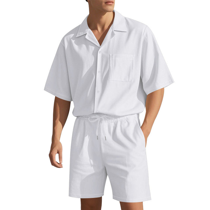 Comfortable short suit for men with elastic waistband and practical pockets Lune London