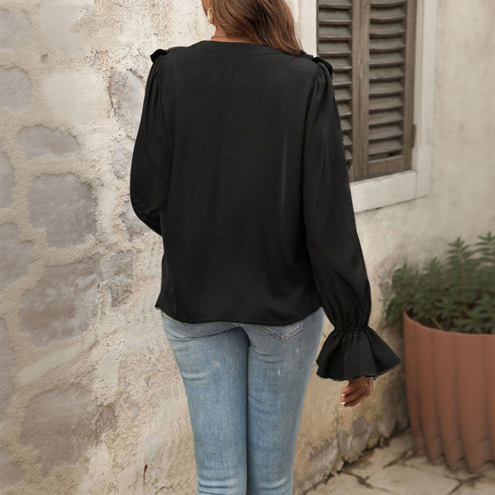 Blouse pour femme avec des détails de volants élégants et un chic col en V Chic & Stil