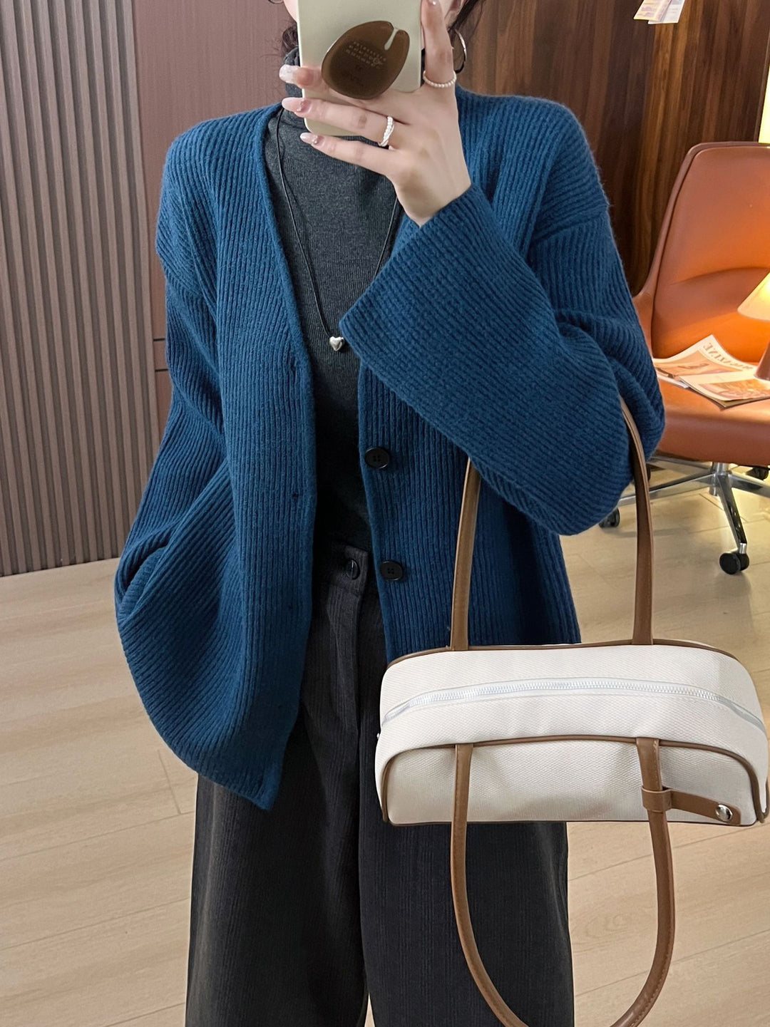 Gilet en tricot épais pour femmes avec une coupe décontractée et des manches profondes Chic & Stil
