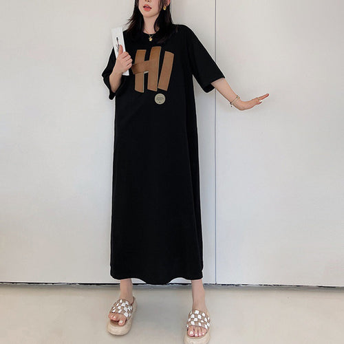 Women’s long sleeve dress with creative graphic print and loose fit