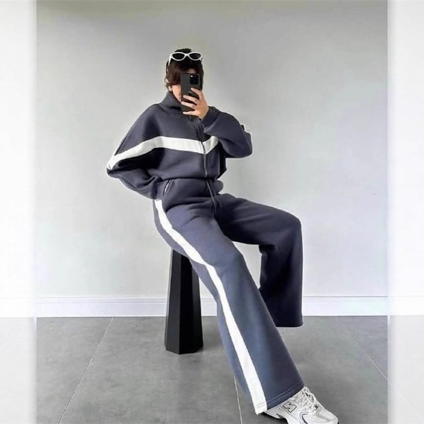 Women's sporty leisure set with trendy zipper and contrasting stripes Lune London