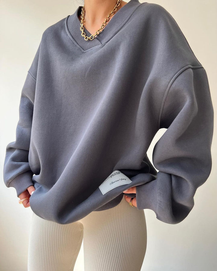 Oversized sweatshirt for women with V-neck and comfortable fit Lune London