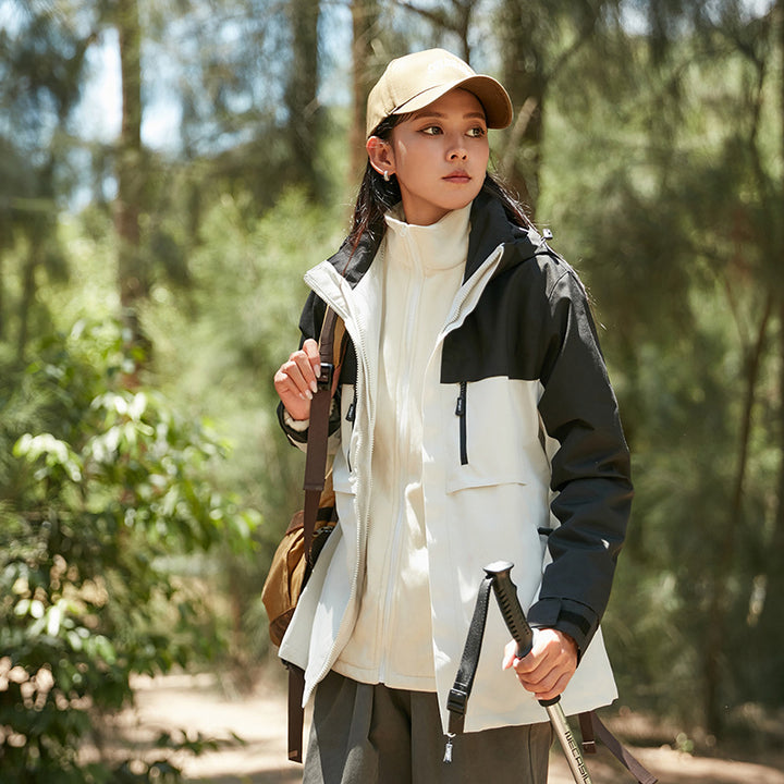 Men's technical outdoor jacket with hood, water-repellent membrane and multifunctional zip pockets Amarae