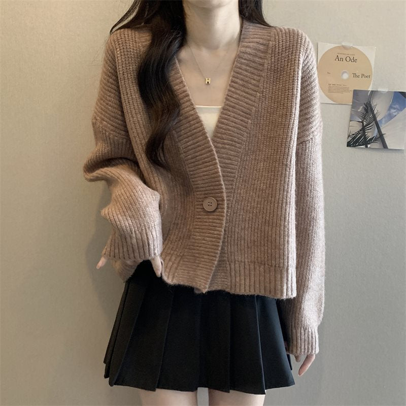 Cardigan féminin ample avec décolleté en V et grands boutons Chic & Stil