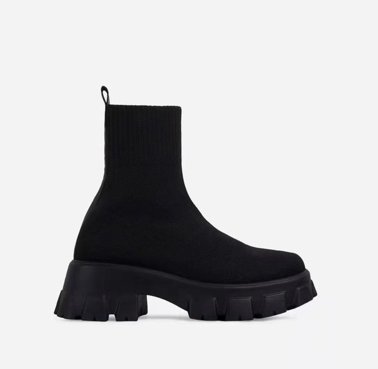 Trendy women's boots with high shaft and sturdy platform Lune London