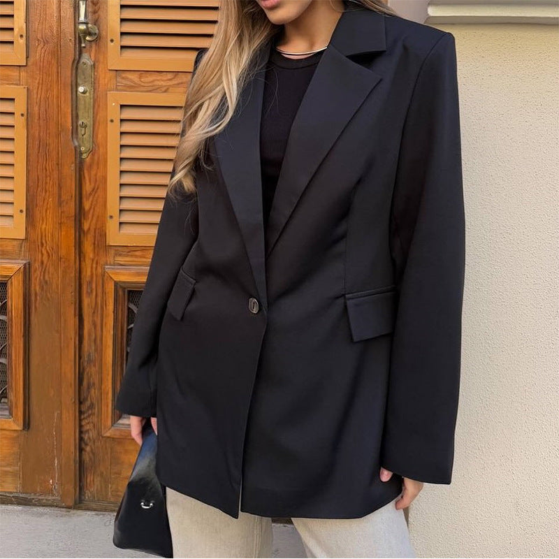 Elegant women's jacket with waist belt and practical pockets Lune London
