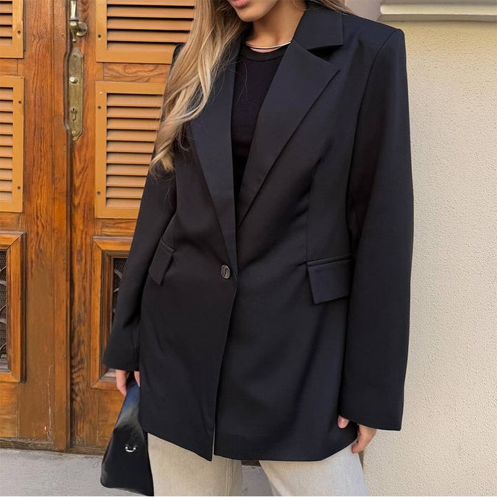 Elegant women's jacket with waist belt and practical pockets Lune London