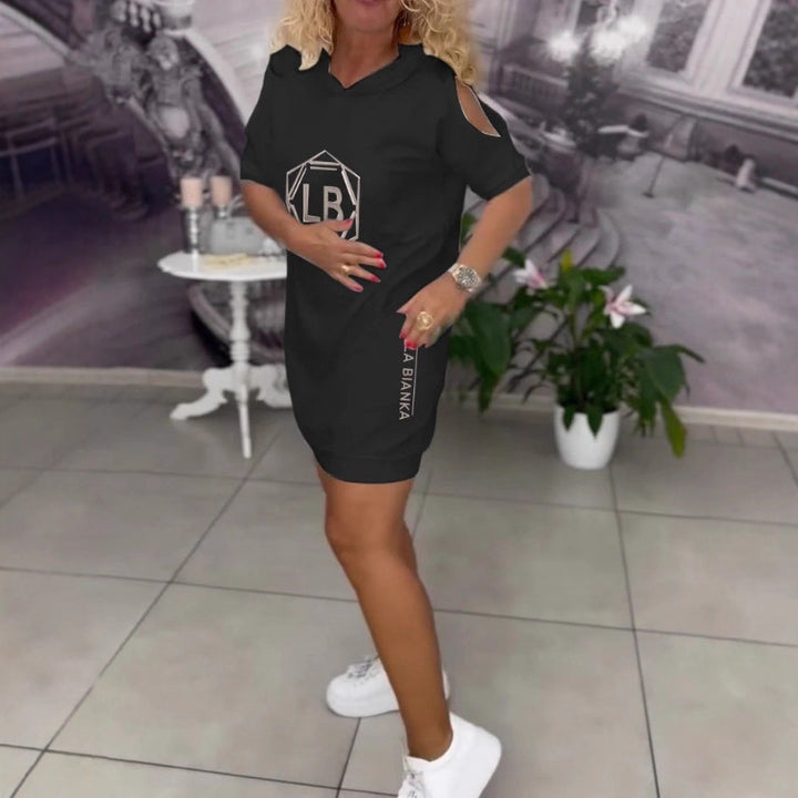 Robe à capuche urbaine pour femmes avec des manches découpées stylées Chic & Stil