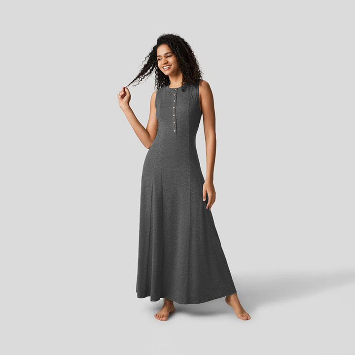 Robe maxi femme avec patte de boutonnage et coupe flatteuse pour la silhouette Chic & Stil