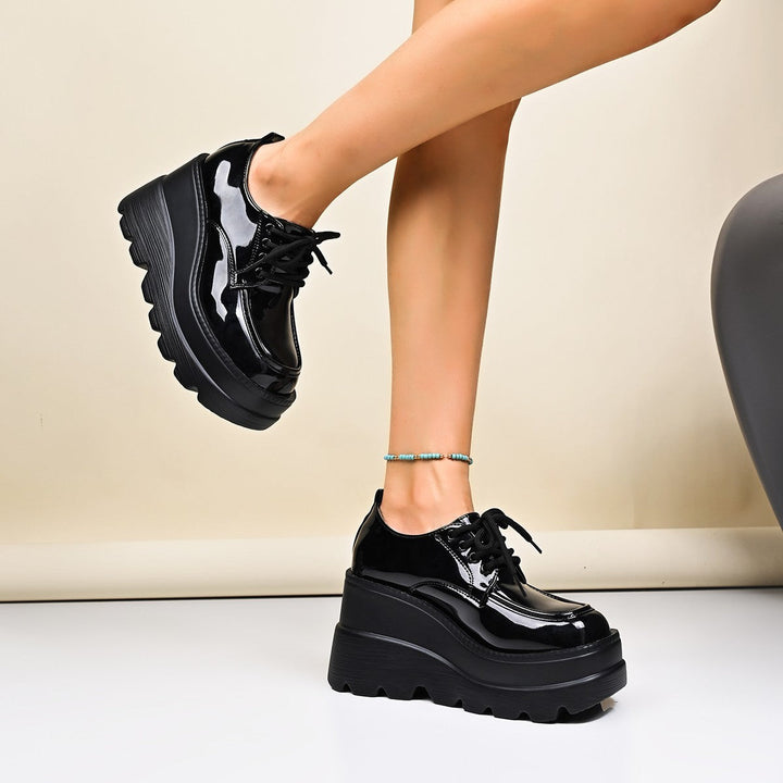 Lune London | Women's Platform Lace-up Shoes with Shiny Upper Material and Non-slip Sole