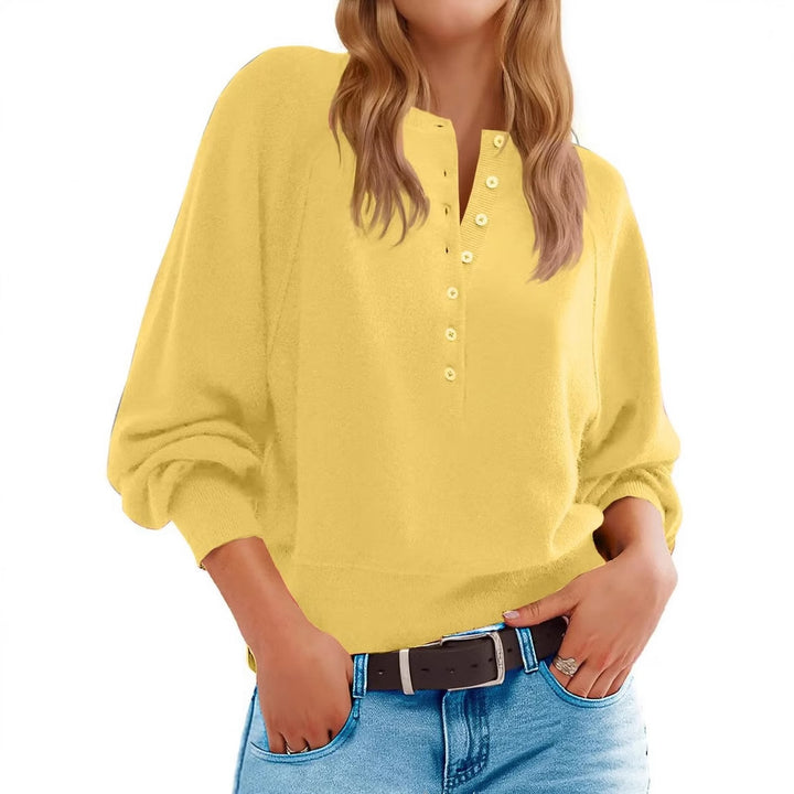 Women's casual sweater with button placket and loose fit Chic & Stil