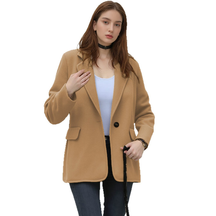 Elegant blazer jacket for women with structured surface and chic cut Lune London