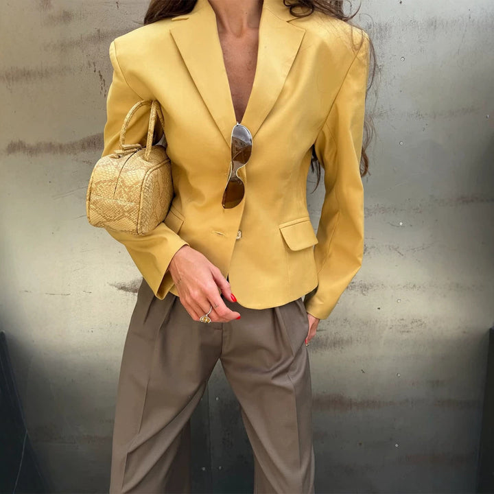 Women Tailored Blazer with Structured Shoulder and Figure-Shaping Silhouette Amarae