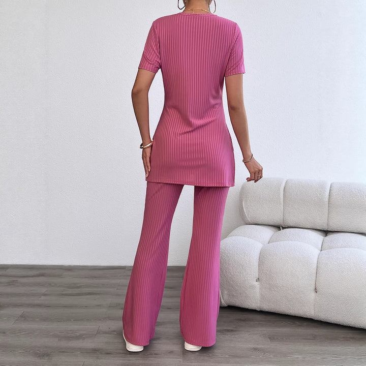 Women's casual two-piece set in a modern ribbed look with high wearing comfort Lune London
