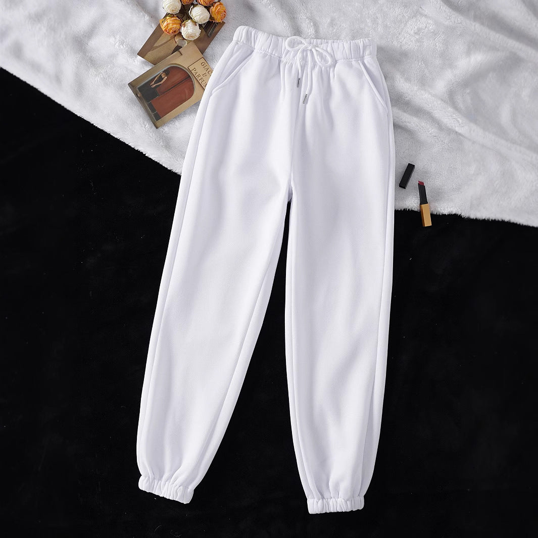 Women comfortable sports pants with elastic waistband and casual fit Chic & Stil