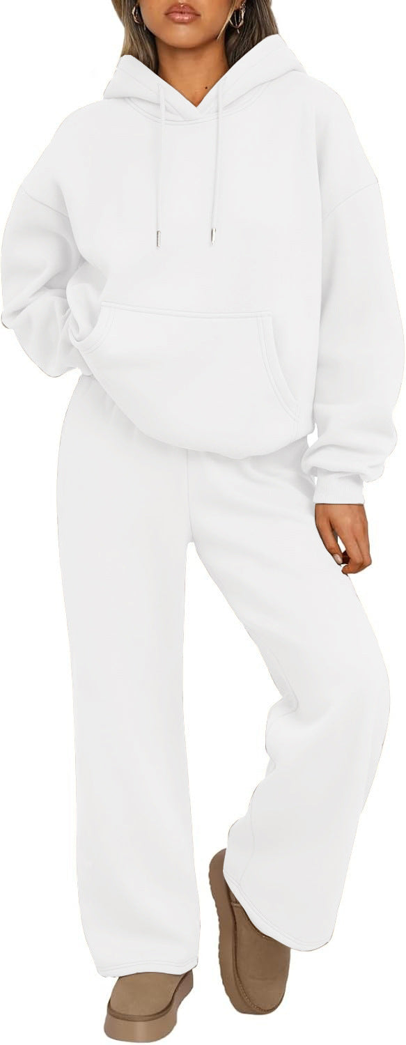 Luxurious hoodie for women with a loose fit and comfortable jogger pants Lune London
