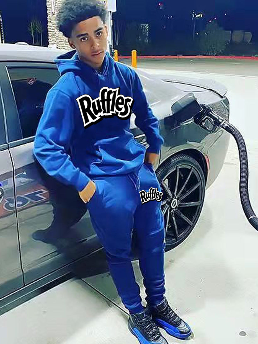 Men's comfortable hoodie and jogger set with striking logo Lune London